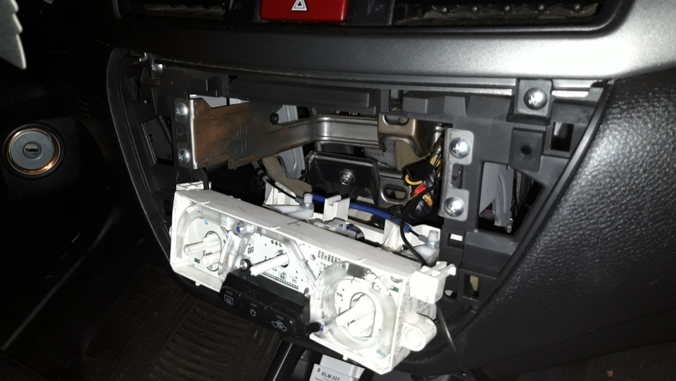 Тросик печки — Mitsubishi Lancer IX, 1,6 л, 2008 года | поломка | DRIVE2
