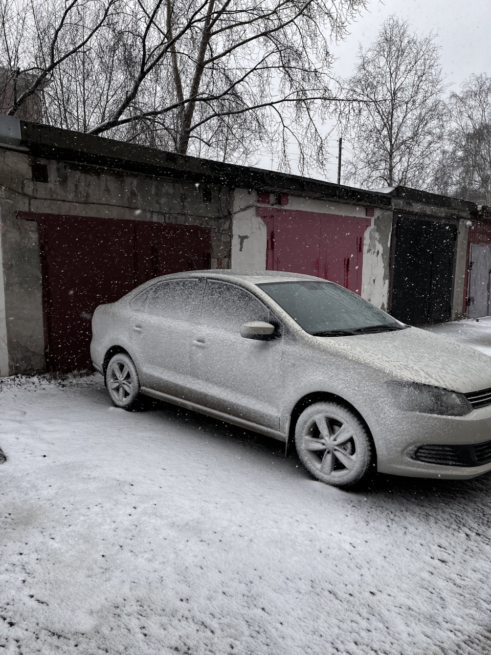 Почему может хрипеть динамик? — Volkswagen Polo Sedan, 1,6 л, 2012 года |  автозвук | DRIVE2