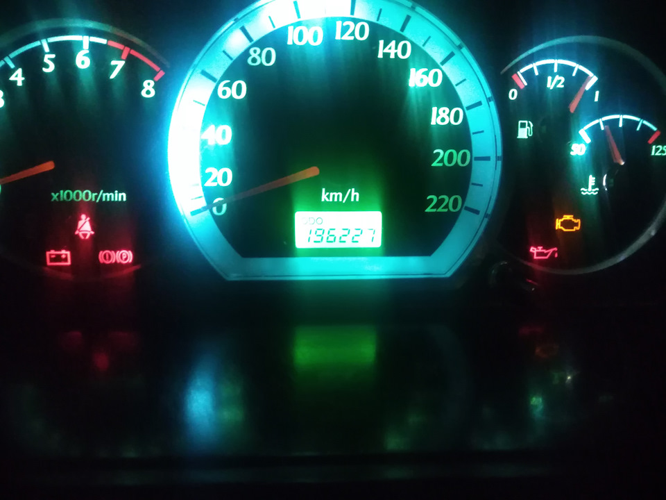 Лачетти скорость. А093мр60 реальный пробег. Пробег лачетти. Лачетти спидометр 200. Как скрутить пробег лачетти хэтчбек.