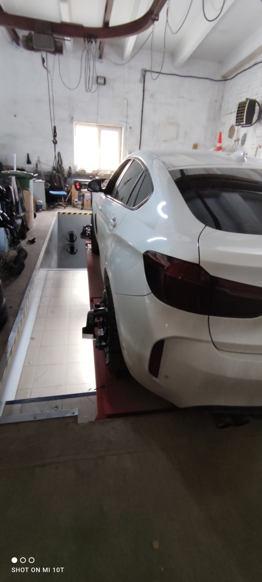 Photo from the logbook BMW X6 (F16)