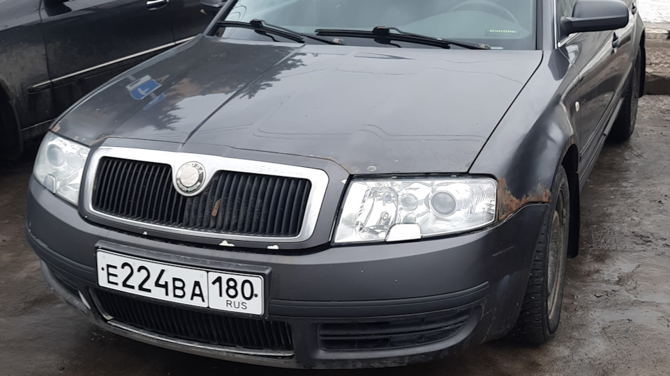 Skoda Superb 1 dashboard