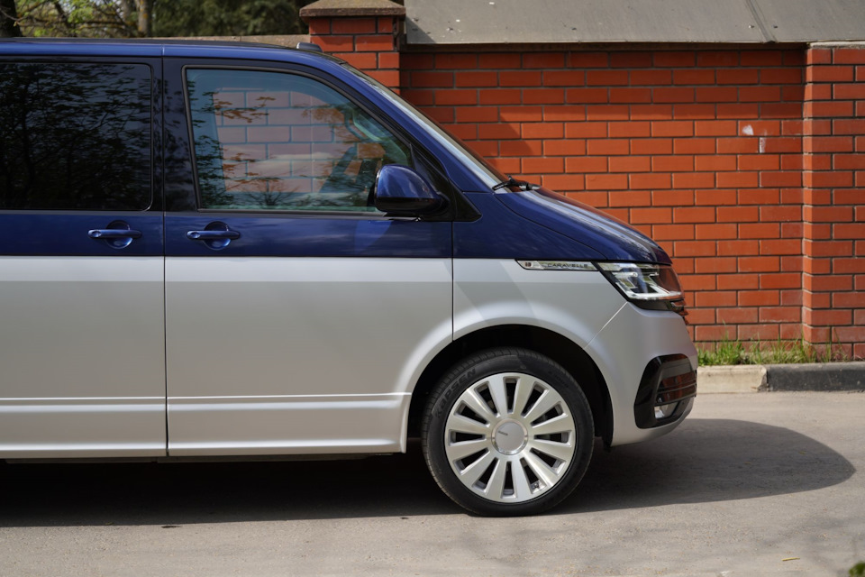 Volkswagen Caravelle t6 серый Indium металлик