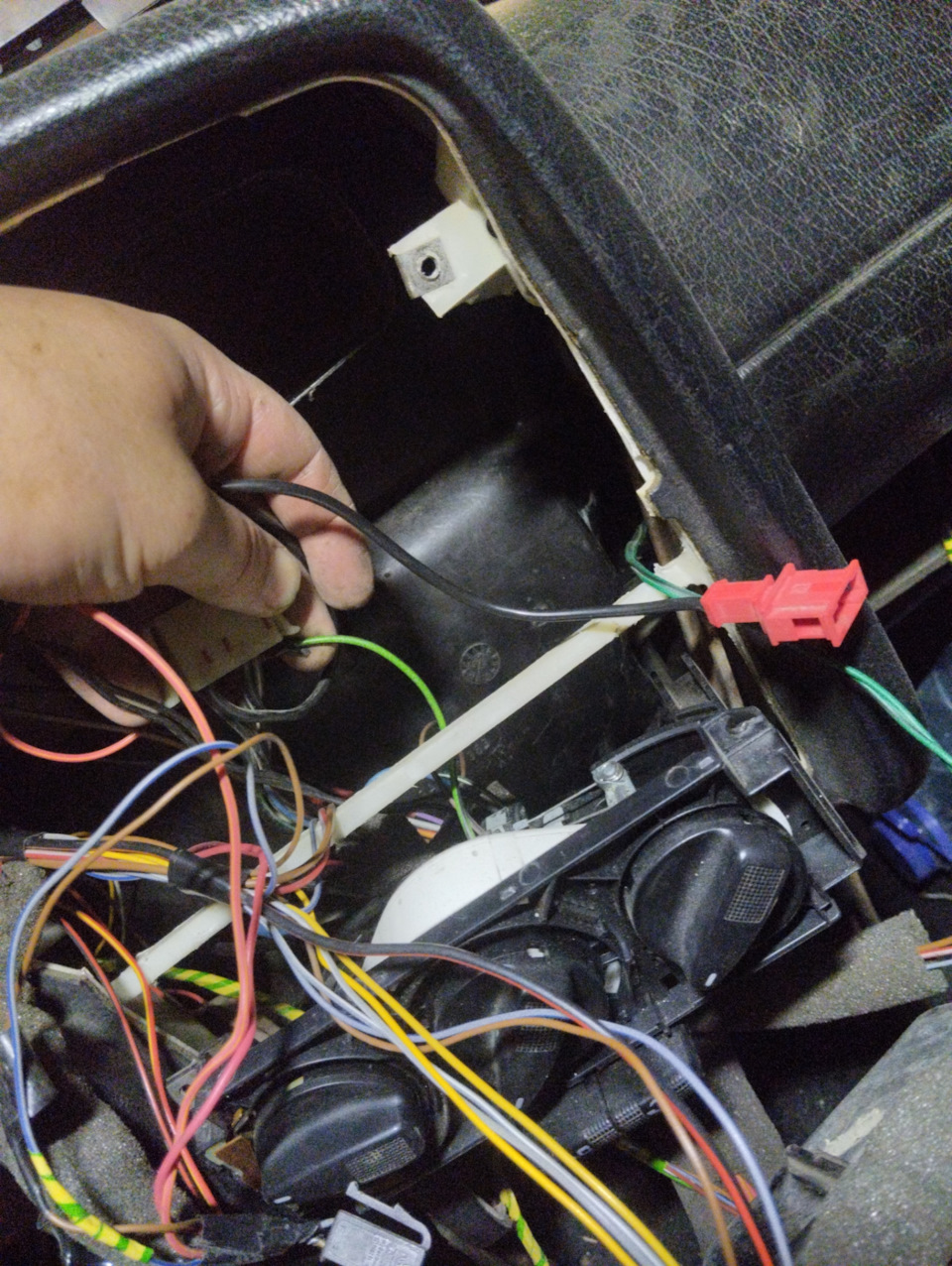 Парни help — Volkswagen Passat Variant (B4), 2 л, 1994 года | другое ...