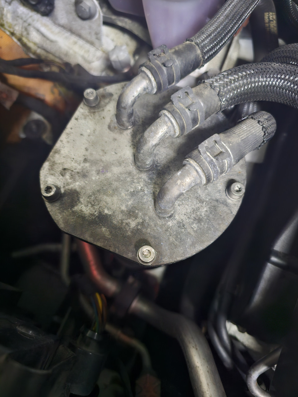 Замена топливного фильтра CUAA — Volkswagen Tiguan Allspace, 2 л, 2020 ...