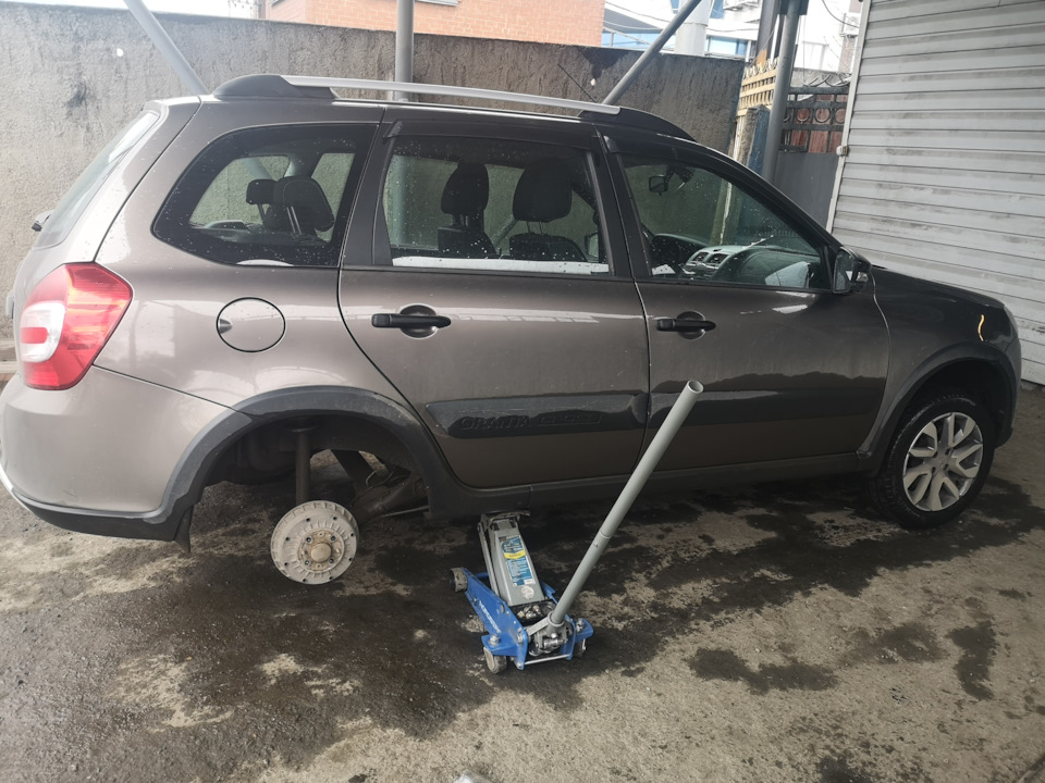 Ремонт покрышки — Lada Гранта Cross, 1,6 л, 2019 года | шины | DRIVE2