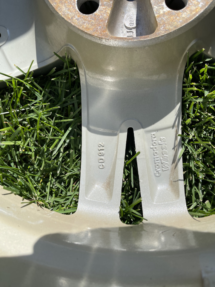 Литые диски VW 7Jx17 ET38 5x100 на Volkswagen Bora, Volkswagen Golf Mk4 ...