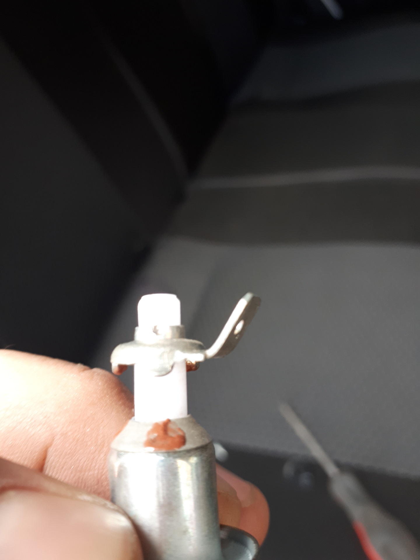 Смазал концевики дверей — УАЗ Patriot, 2,7 л, 2018 года | просто так ...