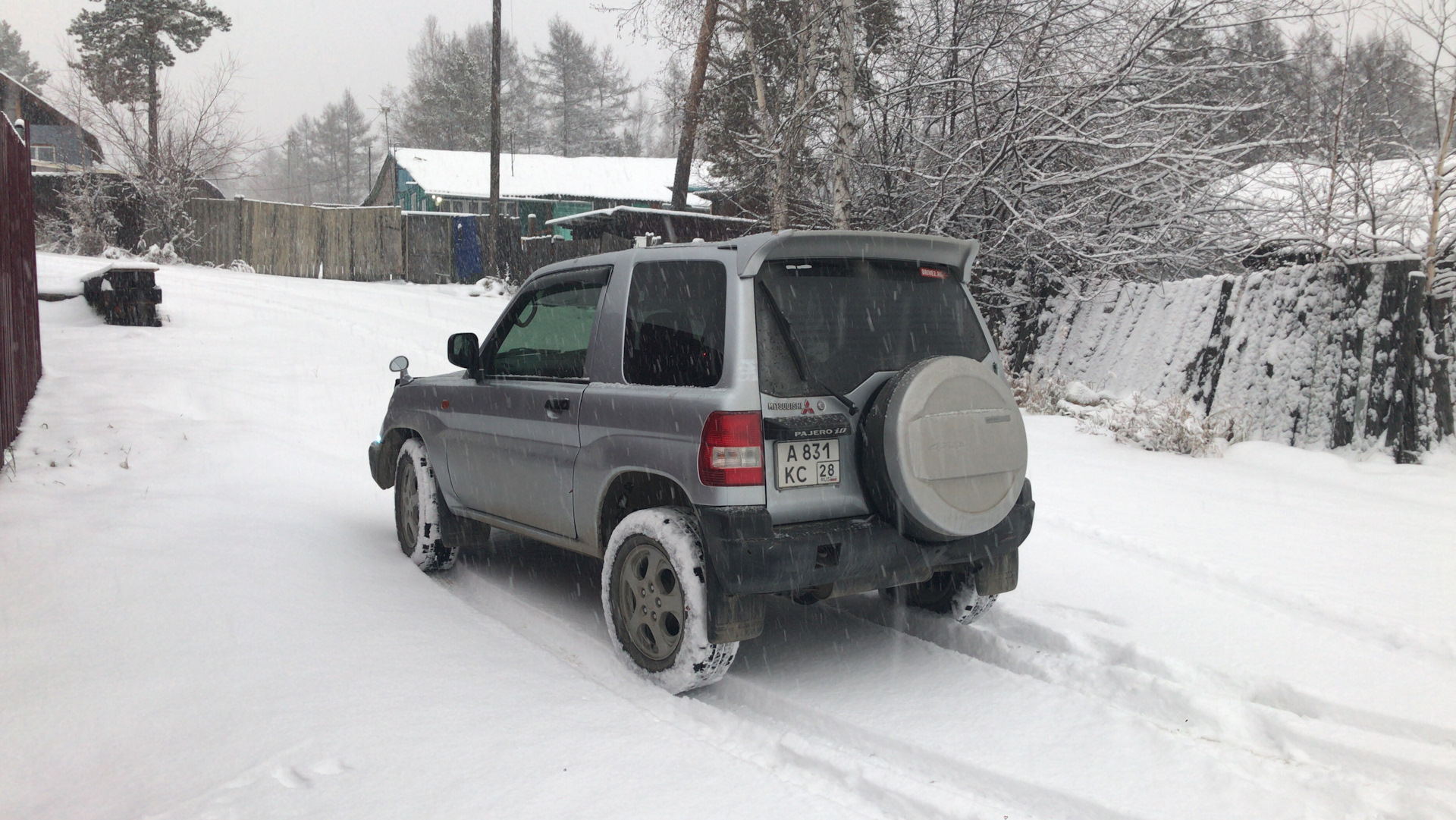 Паджеро ио ошибки. Pajero mini 0,7. mitsubishi pajero mini тюнинг. паджеро мини в тюнинг занижение. бездорожье снег сузуки солио видео.