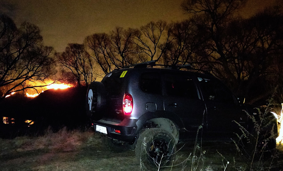 Ехали ехали и в пожар приехали — Chevrolet Niva GLX, 1,7 л, 2015 года ...