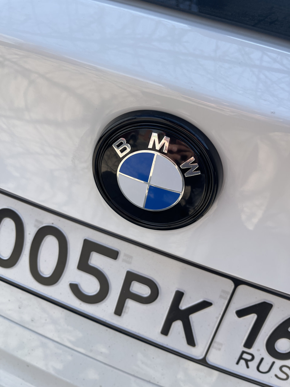 Черные значки — BMW X5 (F15), 4,4 л, 2013 года | запчасти | DRIVE2