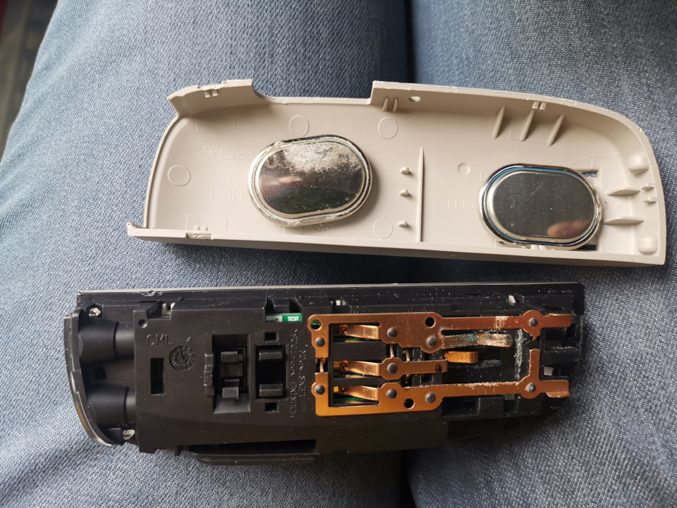 Ремонт фонарика — Dodge Caliber, 2 л, 2008 года | аксессуары | DRIVE2