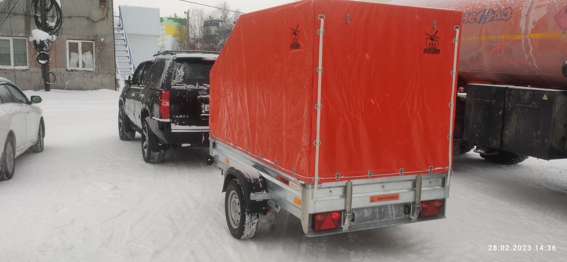 41. "Вагон и маленькая тележка" (апельсинка). — Chevrolet Tahoe (GMT900 ...