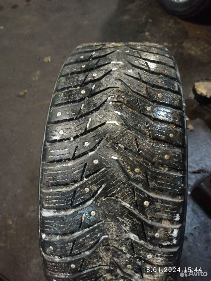Шины зимние шипованные Kumho 235/55 R17, литые диски Форд 7,5Jx17 ET52 ...