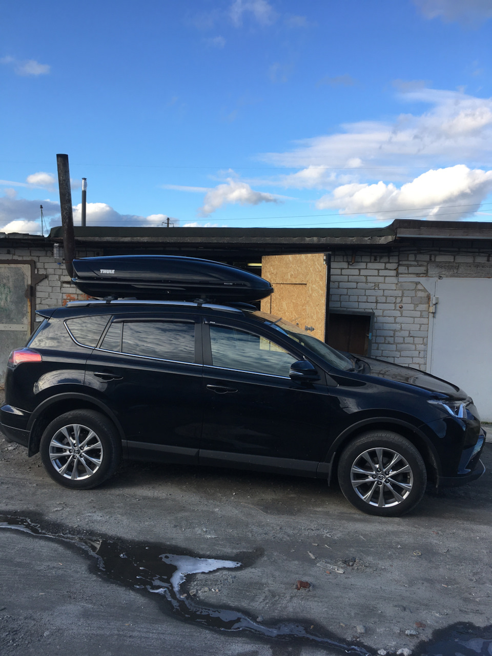 Багажник на крышу Thule — Toyota RAV4 (IV), 2,5 л, 2017 года | аксессуары |  DRIVE2