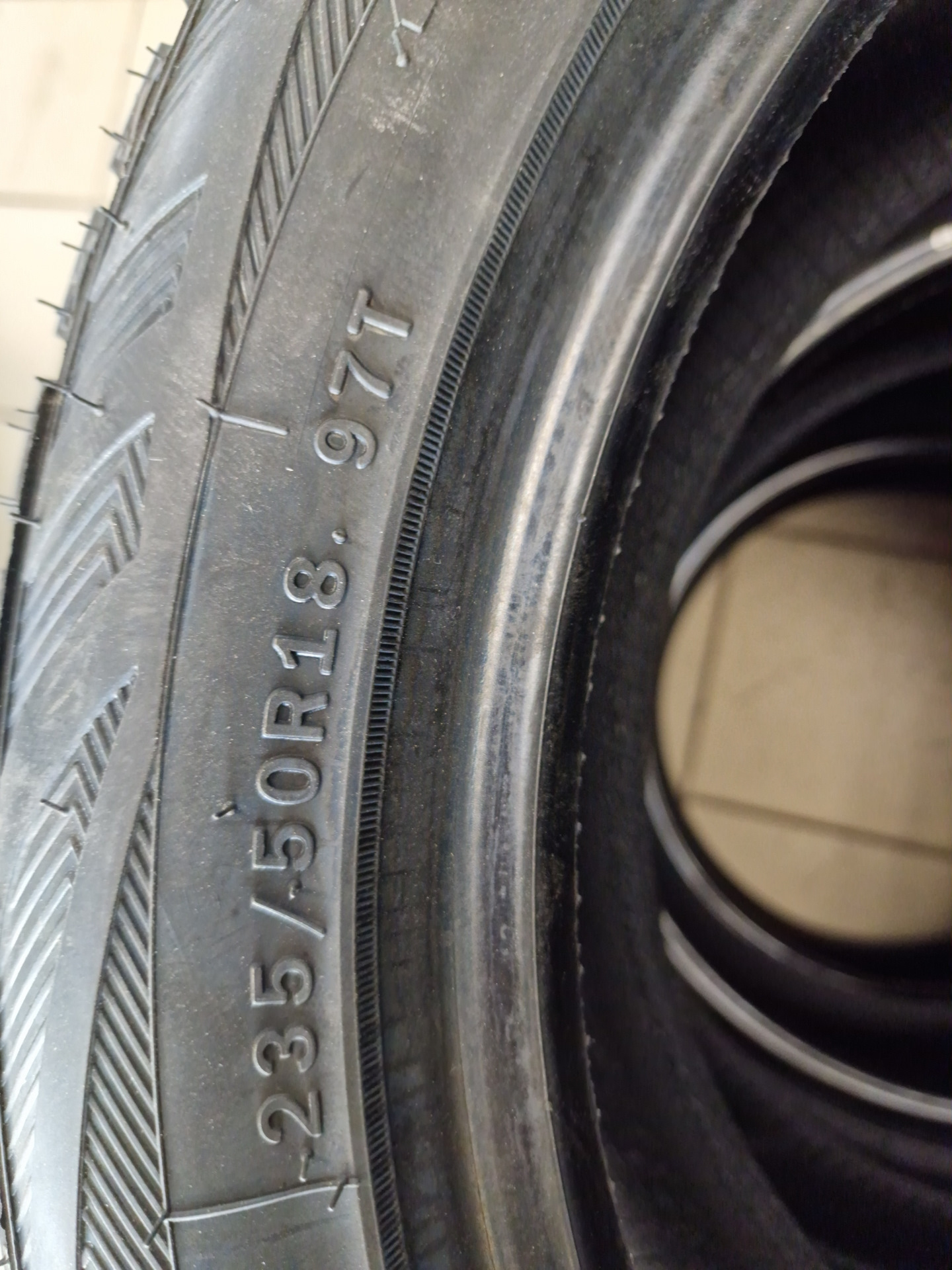 Фото в бортжурнале Hongqi E-QM5