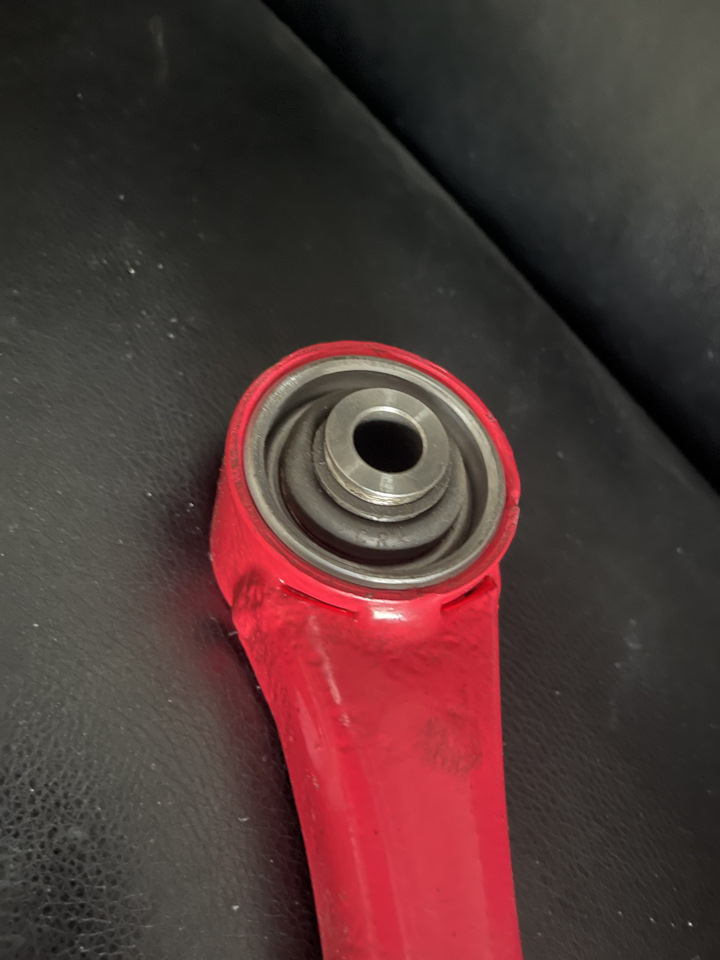 Сайлентблоки шарнирные (ШС) продольных рычагов на Subaru Impreza WRX ...