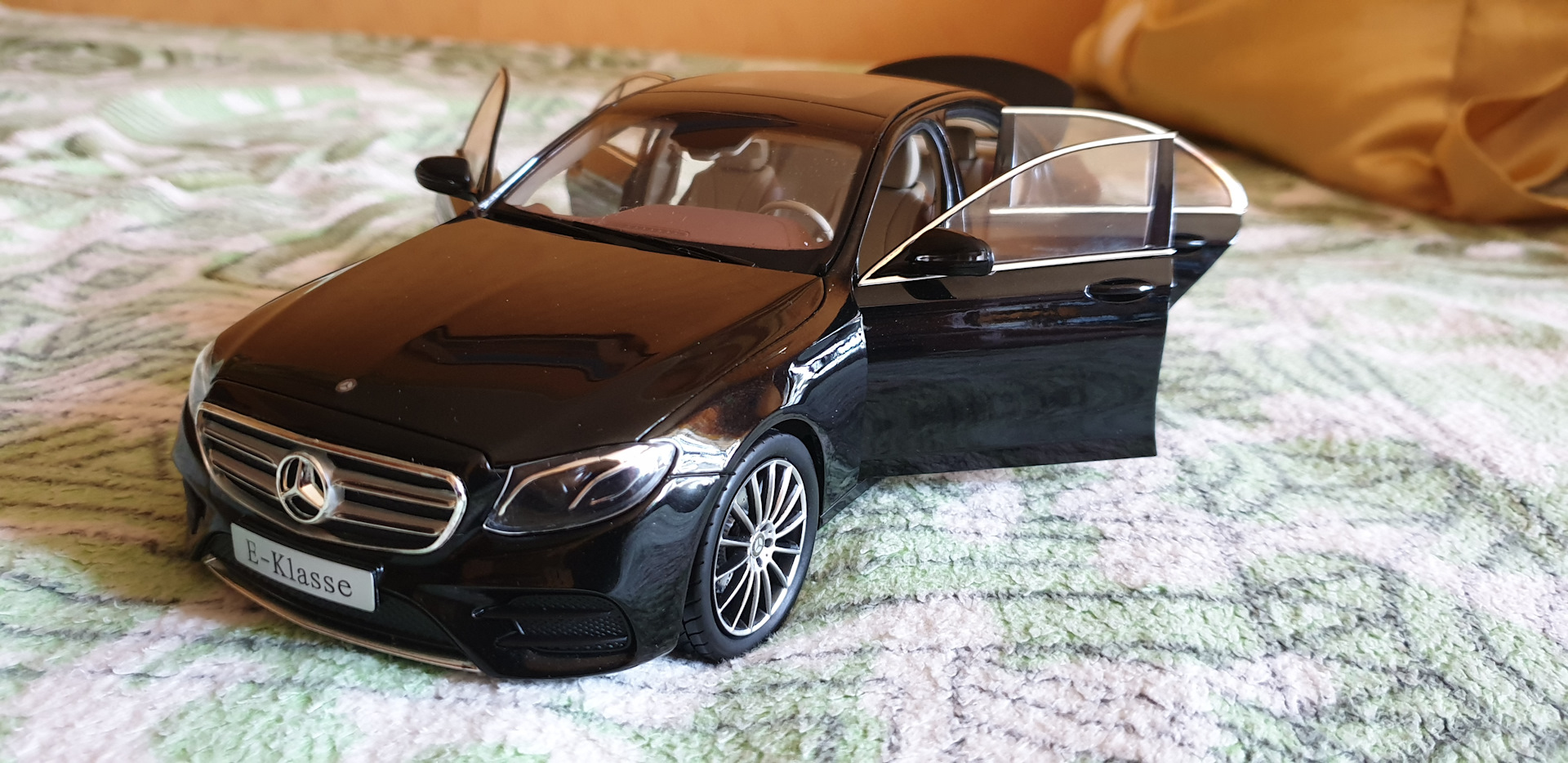 Модель MB E200 (1:18) — Mercedes-Benz E-class (W213), 2 л, 2018 года |  другое | DRIVE2