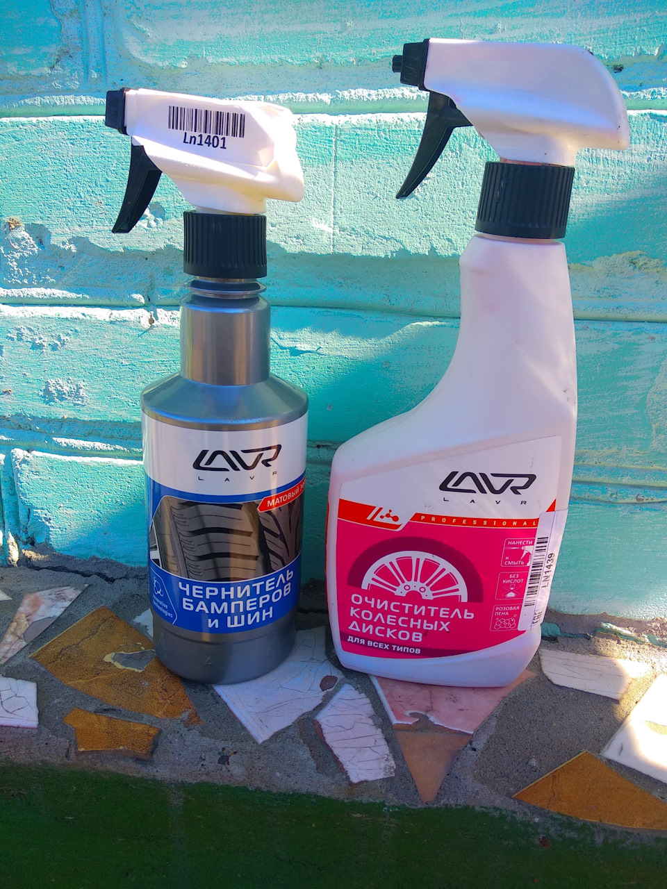 LN1401 Чернитель бамперов и шин LAVR Black Tire Conditioner matt effect ...