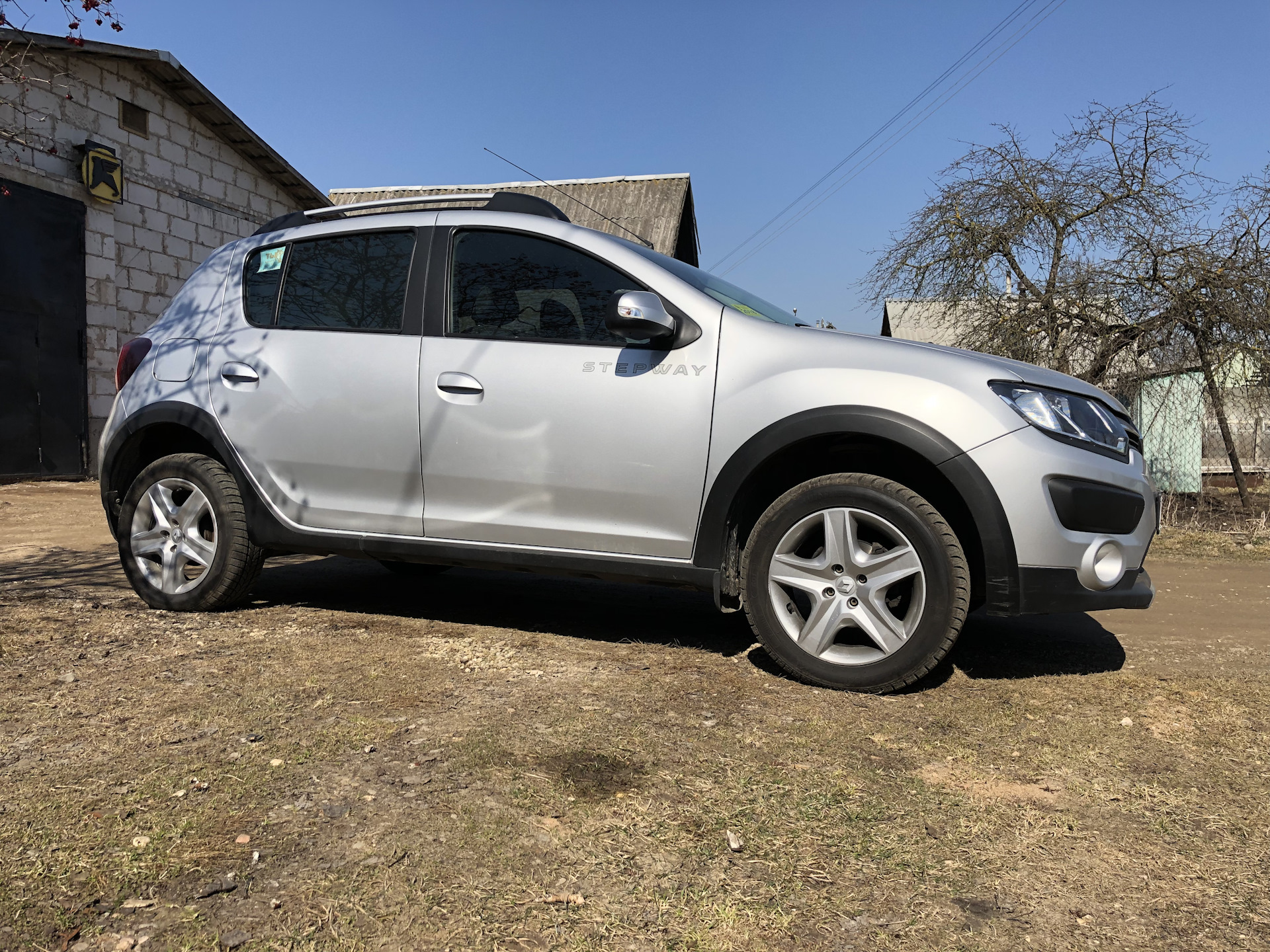 Как заклеить колесо и попасть на замену ступицы?) — Renault Sandero Stepway  (2G), 1,6 л, 2016 года | своими руками | DRIVE2