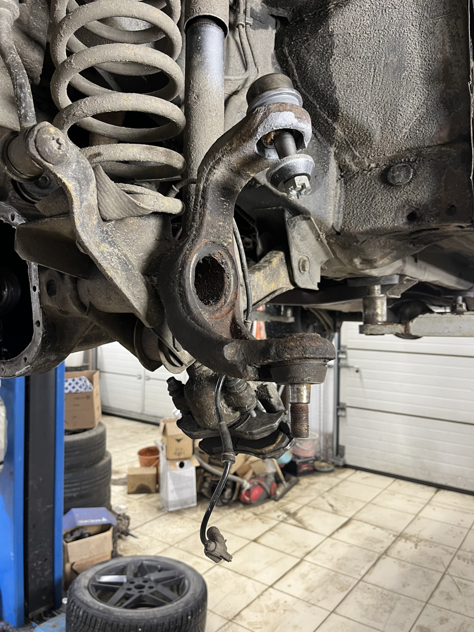 Замена верхних шаровых и шрусов — Jeep Grand Cherokee (ZJ), 5,2 л, 1997 ...