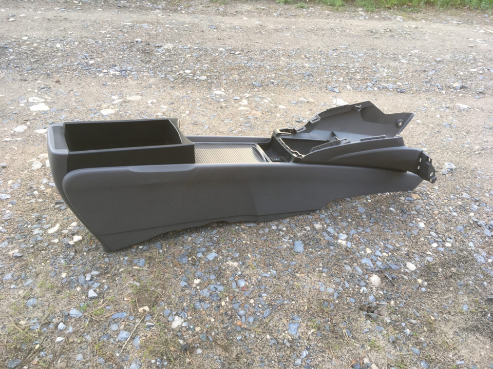 Центральная консоль Honda Civic 4D, оригинал на Honda Civic 4D (8G). Б ...