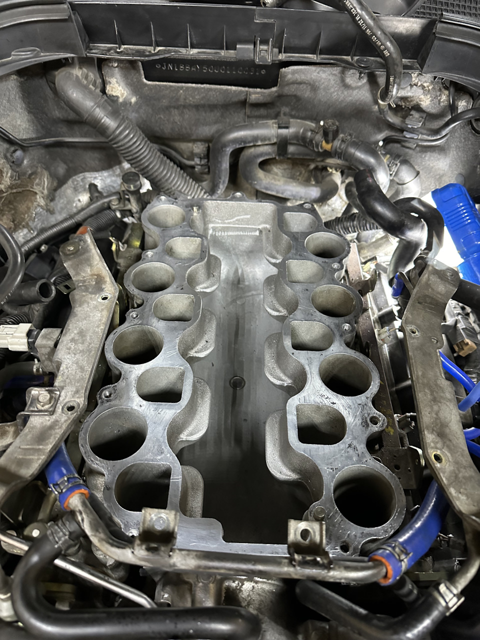 Вихревые заслонки впускного коллектора — Infiniti M (2G), 4,5 л, 2007 ...