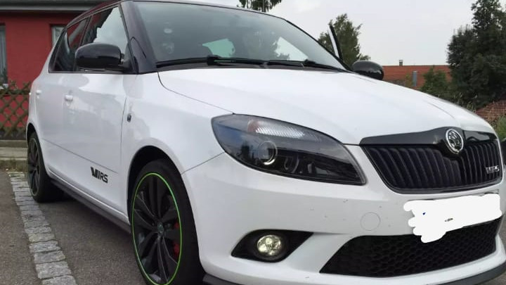 Skoda Fabia белая тюнинг