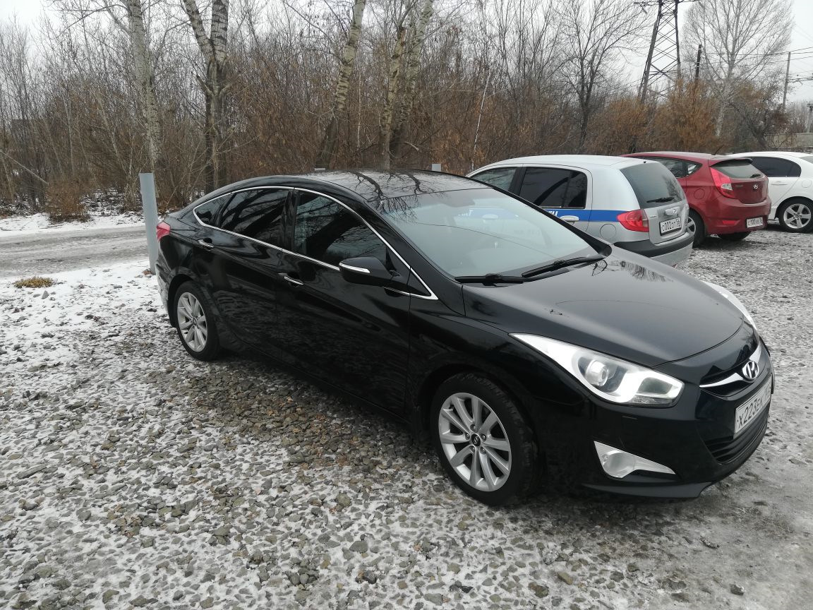 Черным ай черным. Hyundai i40 черный. Hyundai i40 2013 черный. Хендай ай 40 черный. Hyundai i40 2013 бункер.