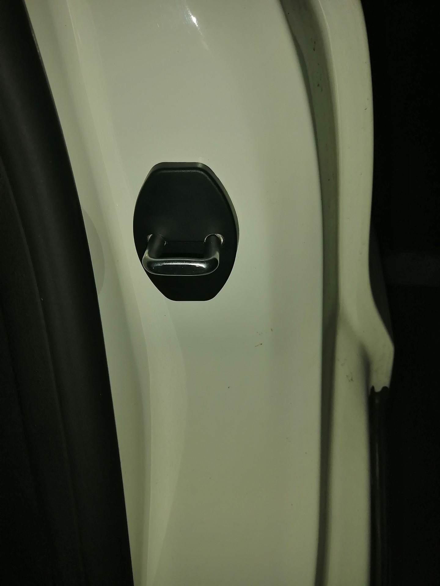 Защитные накладки на металлические скобы в дверные проёмы — Skoda Yeti ...