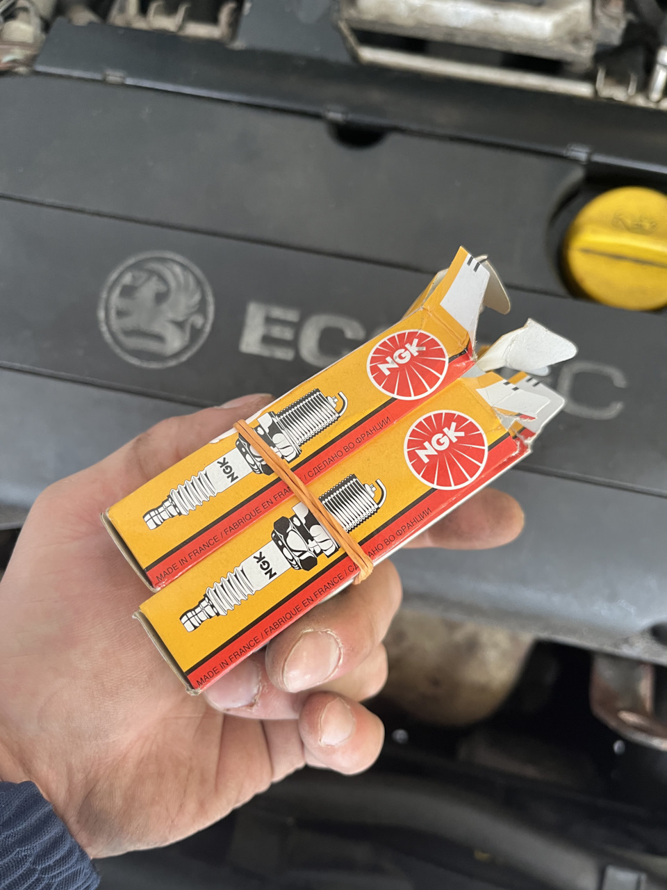 Замена свечей, воздушного и салонного фильтра — Opel Astra H GTC, 1,8 л ...