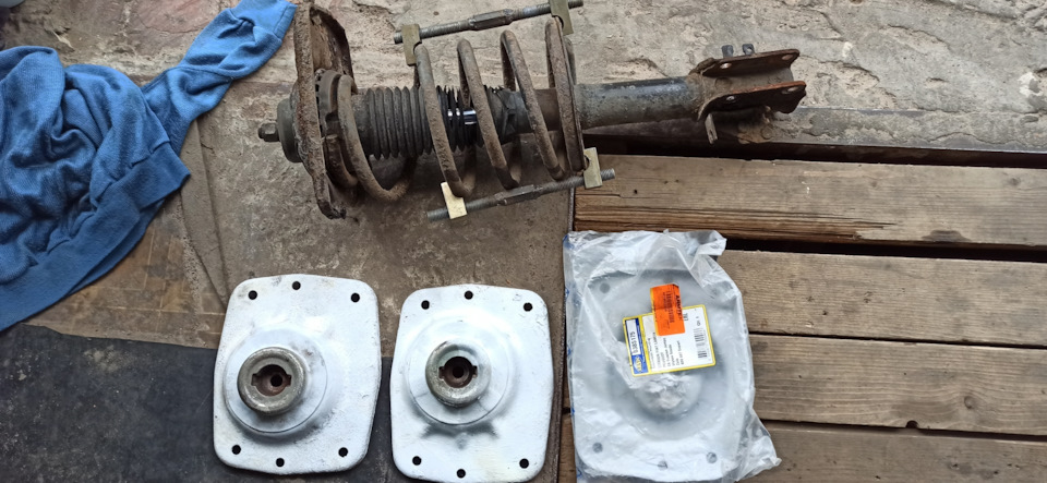 #Опора амортизатора и опорный подшипник — часть 2 — Peugeot 806, 1,9 л ...