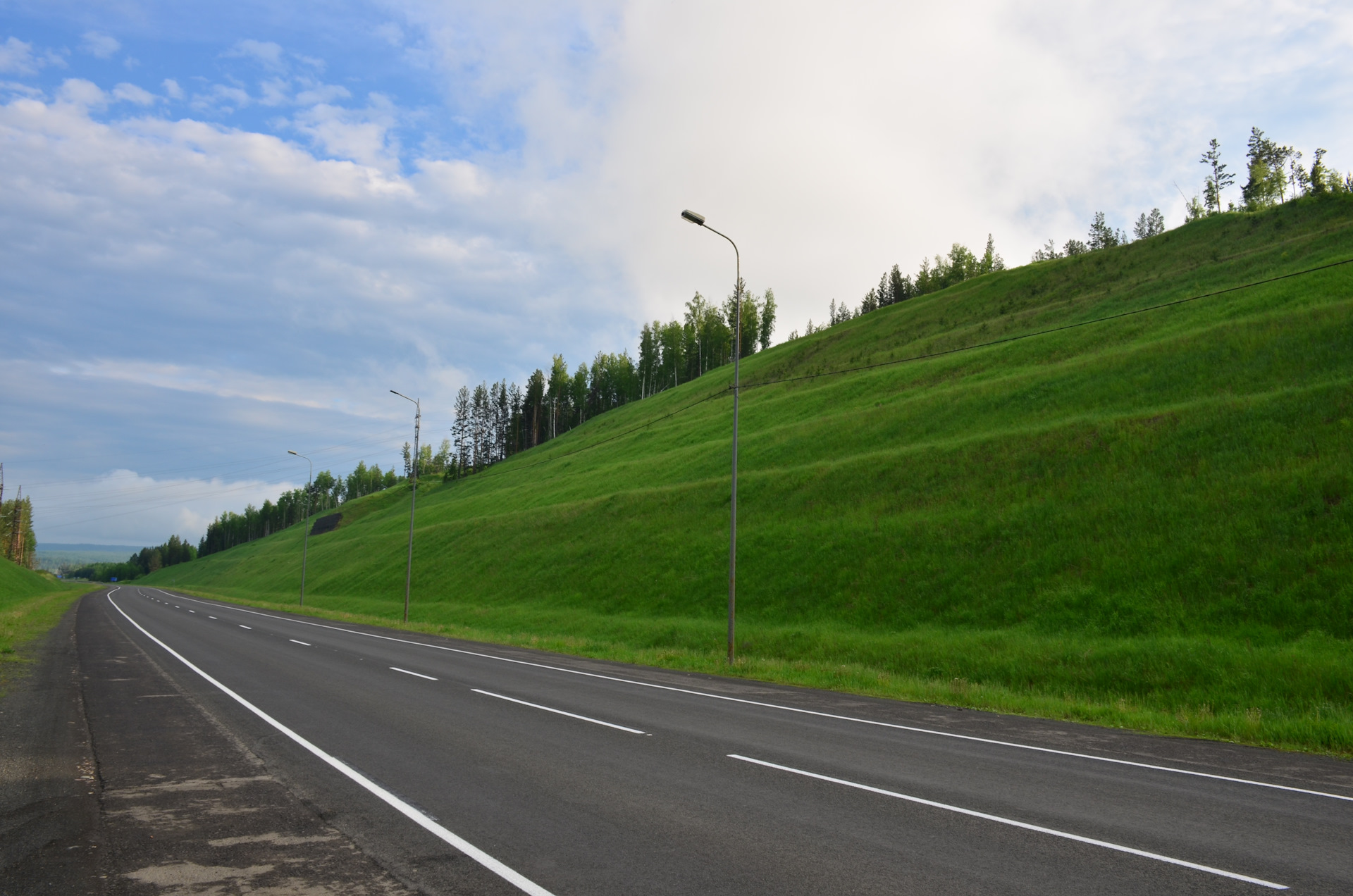 трасса колыма летом. дороги дальние сообщение. край дороги. дороги дальние сообщение. сегодня дорога дальняя.