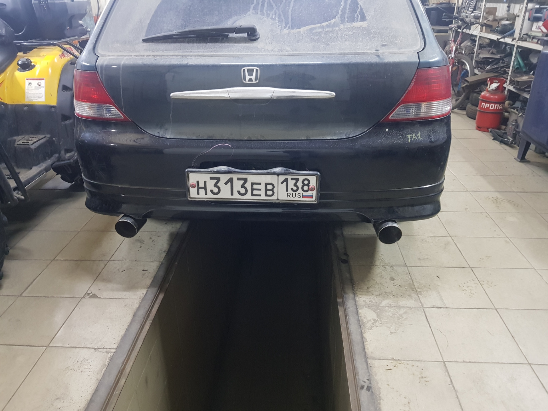 Тюнинг выхлоп хонда. Выхлоп Авансир 2.3. Хонда Авансир выхлоп. Насадка на глушитель Хонда Авансир. Хонда Авансир тюнинг выхлопа.