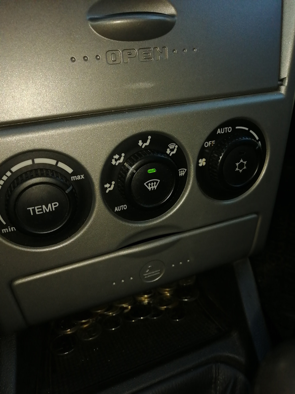 Ремонт регулятора частоты вращения печки — Lada Приора хэтчбек, 1,6 л ...