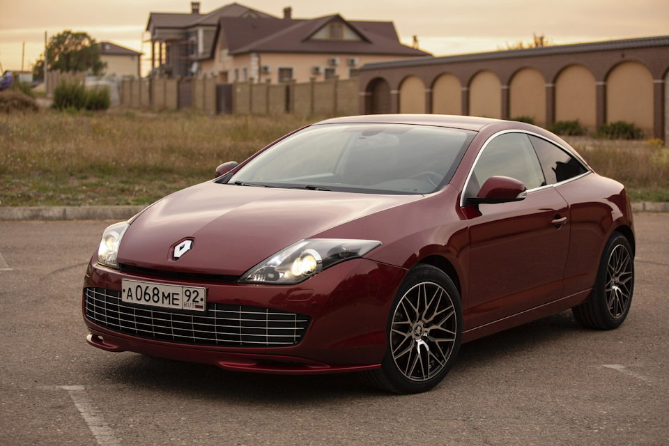 Купе фото. Renault Laguna Coupe красная. Рено Лагуна Вишневая 2020. Opel Laguna.