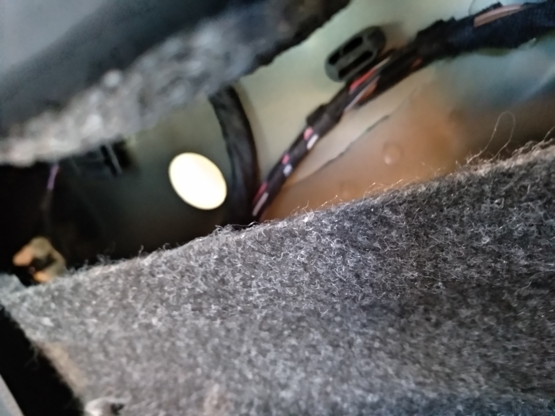 Замена Actuator он же (Элемент исполнительный) лючка бензобака в ...