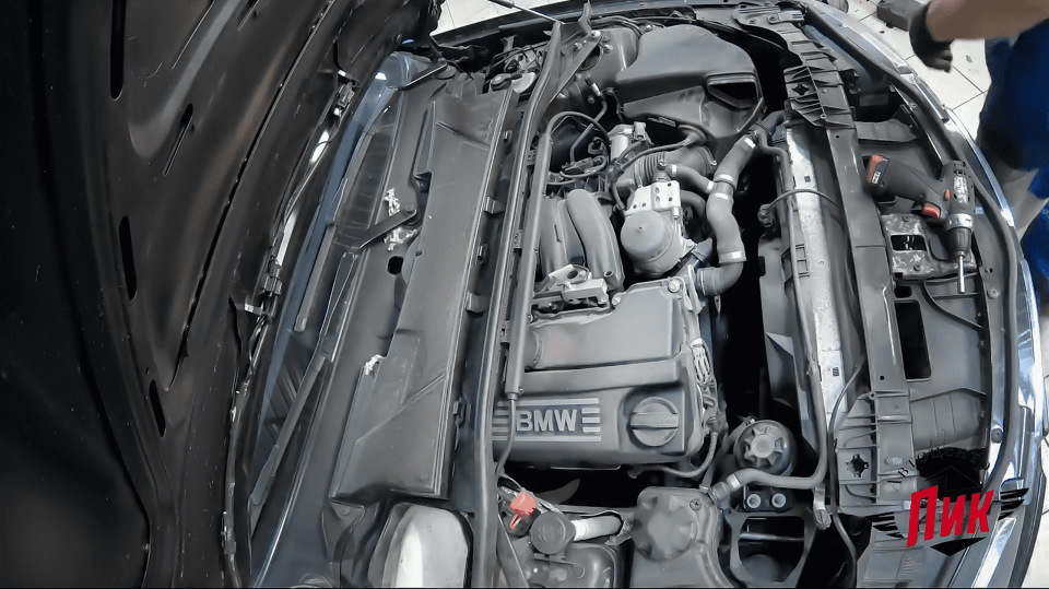 ЗАМЕНА МАСЛОСЪЕМНЫХ КОЛПАЧКОВ БМВ Е81 — Автоцентр ПИК на DRIVE2