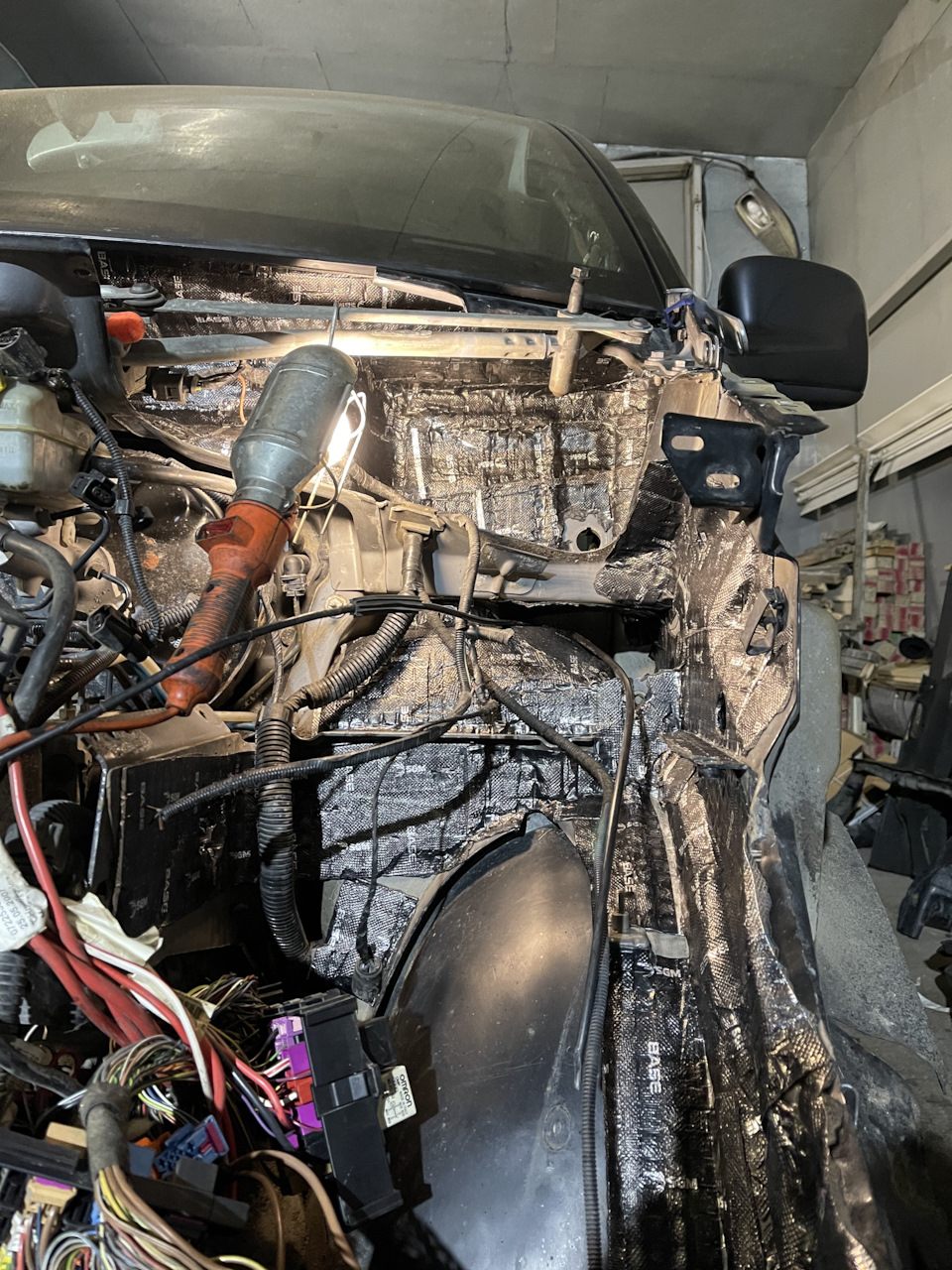 Шумка моторного отсека ч2 — Volkswagen Multivan (T5), 3,2 л, 2007 года ...