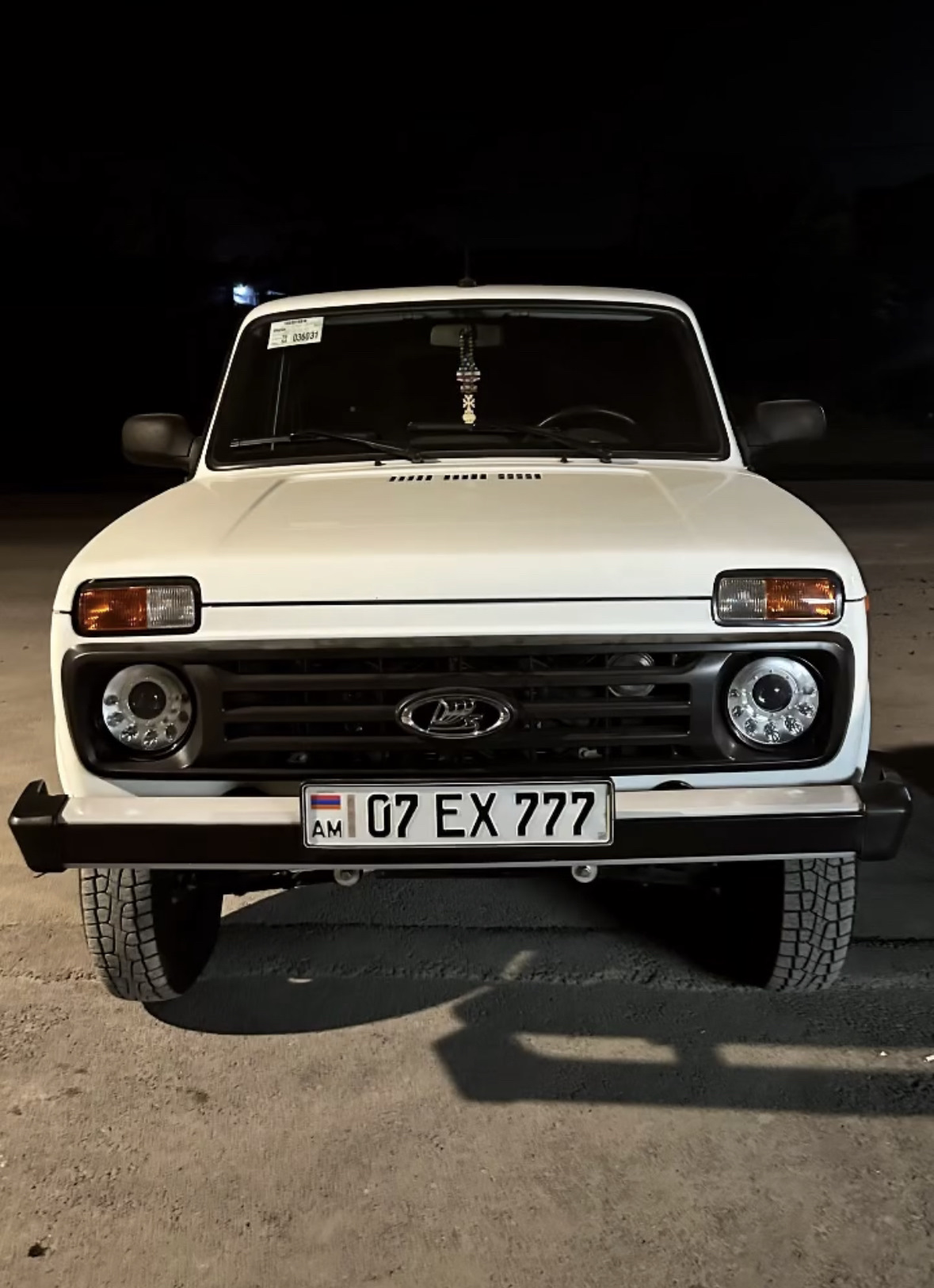 Понты дороже денег! Выбор фар на ниву от гелендвагена — Lada Niva, 1,7 л,  2021 года | стайлинг | DRIVE2