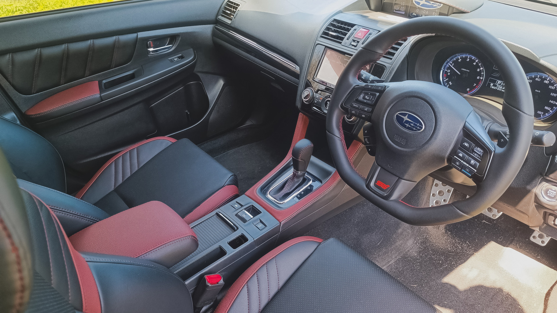 Субару леворг 2019 салон. Subaru levorg interior. Сиденье субару леворг. 0 sti. Чехлы субару леворг.