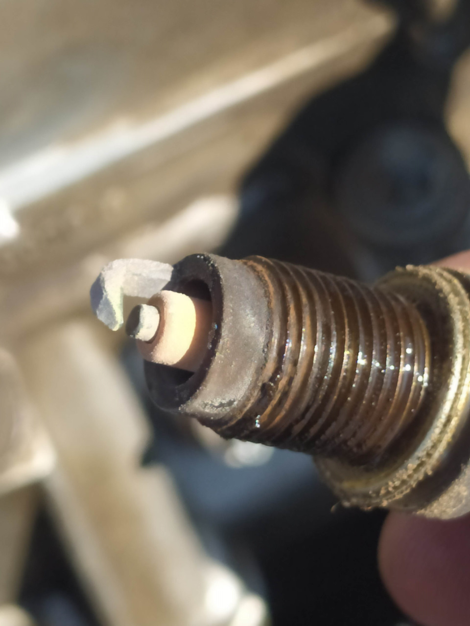 одна и свечей крупным планом — Lada Granta