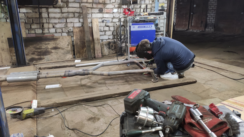 |046| Управляемый звук выхлопа. Монтаж вакуумных заслонок. Отказ от ...