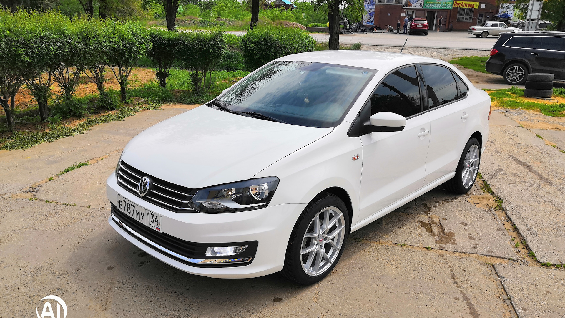 Volkswagen Polo Sedan 1.6 бензиновый 2013 | Highline на DRIVE2