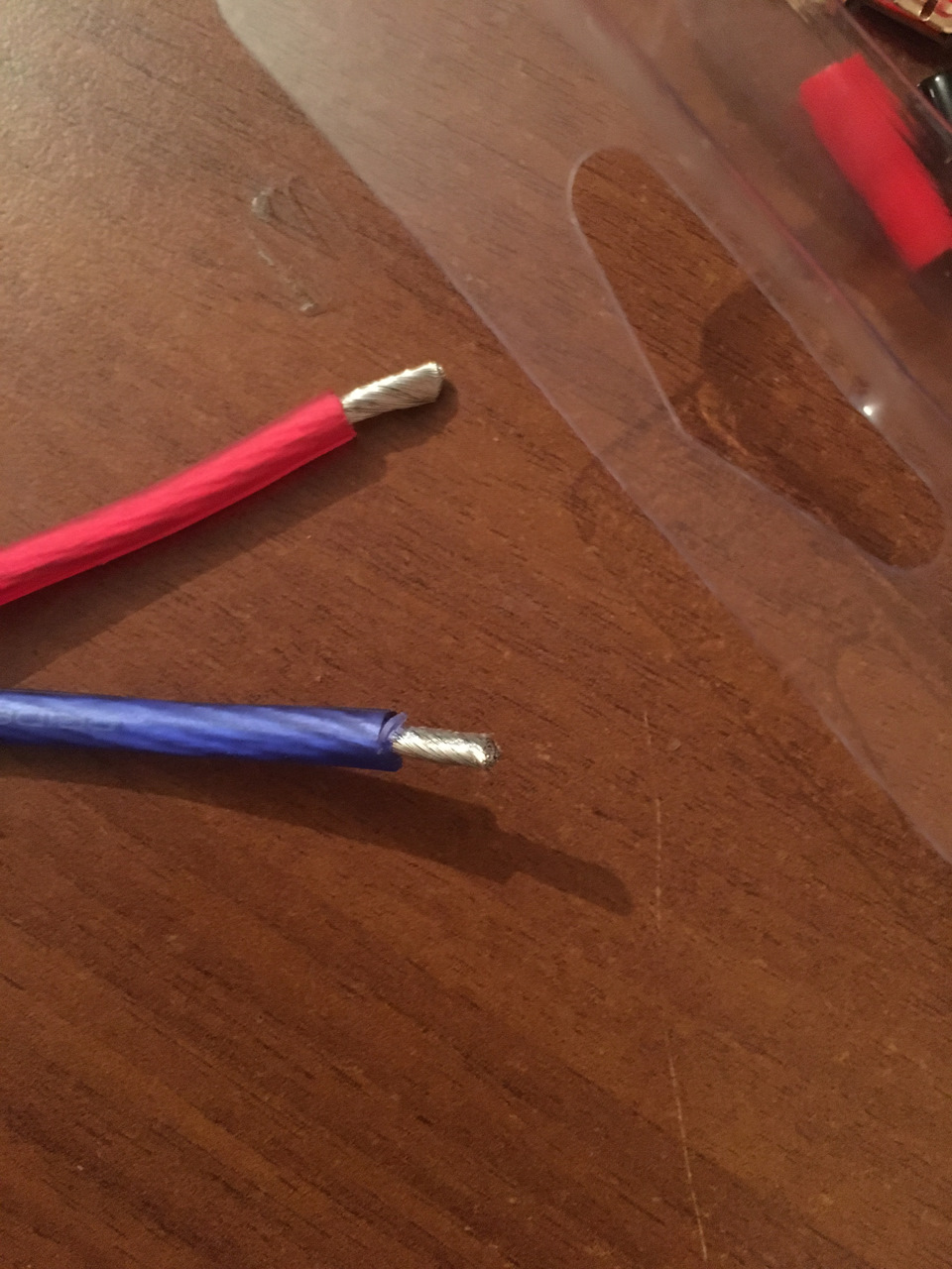 Доросли до акустического провода… — Lada Приора хэтчбек, 1,8 л, 2010 ...