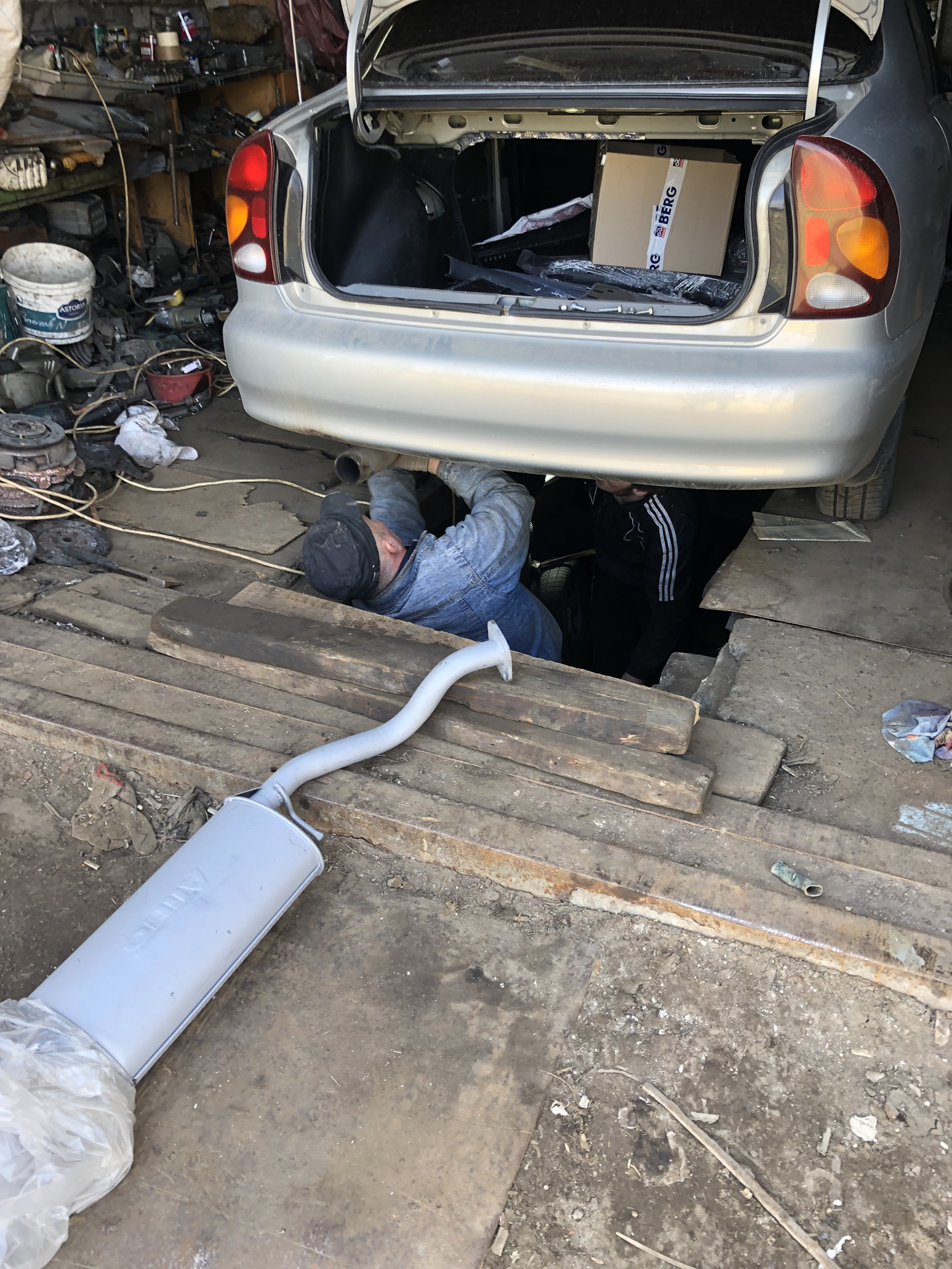 Замена гофры и задней банки — Chevrolet Lanos, 1,5 л., 2008 года ...