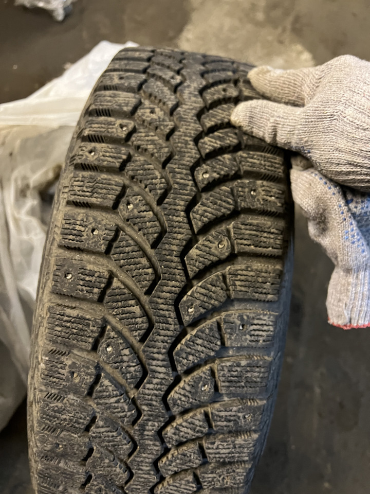 Шины зимние шипованные Bridgestone 185/65 R15, литые диски Fondmetal ...