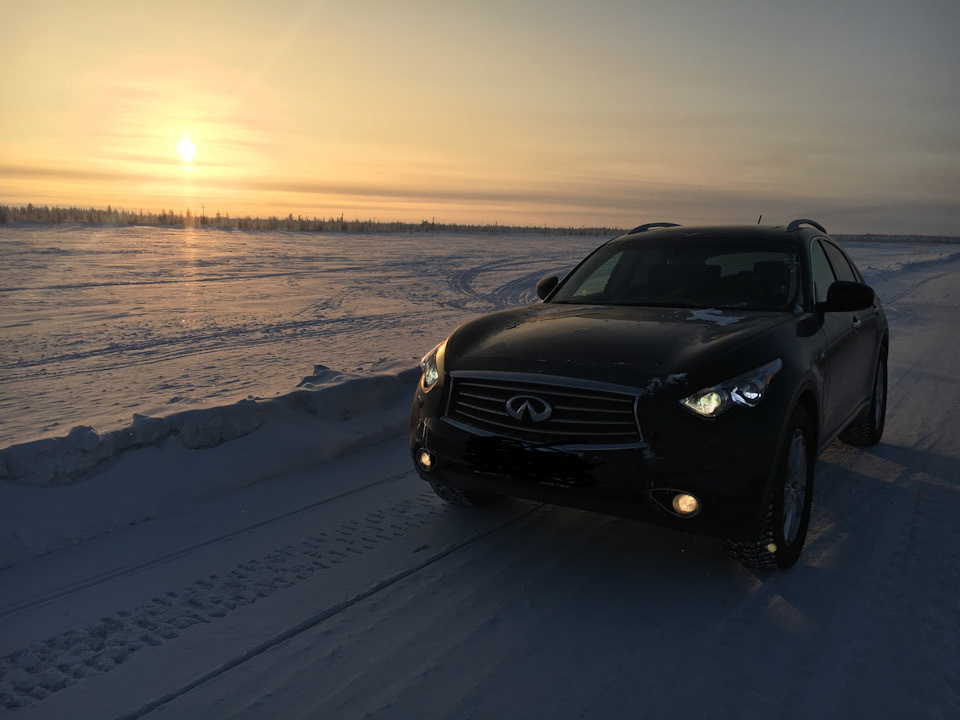 Infiniti fx35 обои на телефон