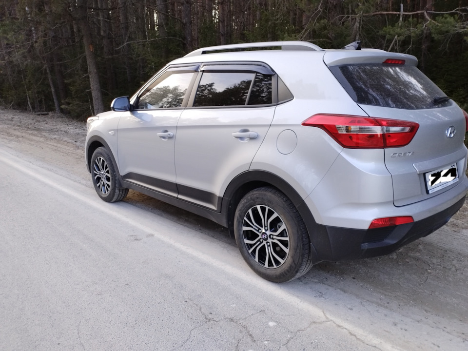 Комплект колес на лето. Датчики давления шин. — Hyundai Creta (1G), 2 л ...