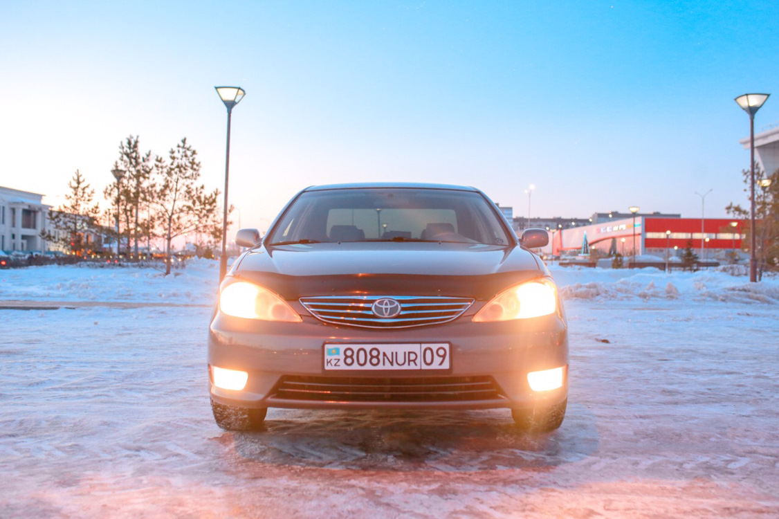 Свет камри. Camry 30 сгоревшая. Желтый свет в Камри 30 1998 год. Venza DRL не горит.