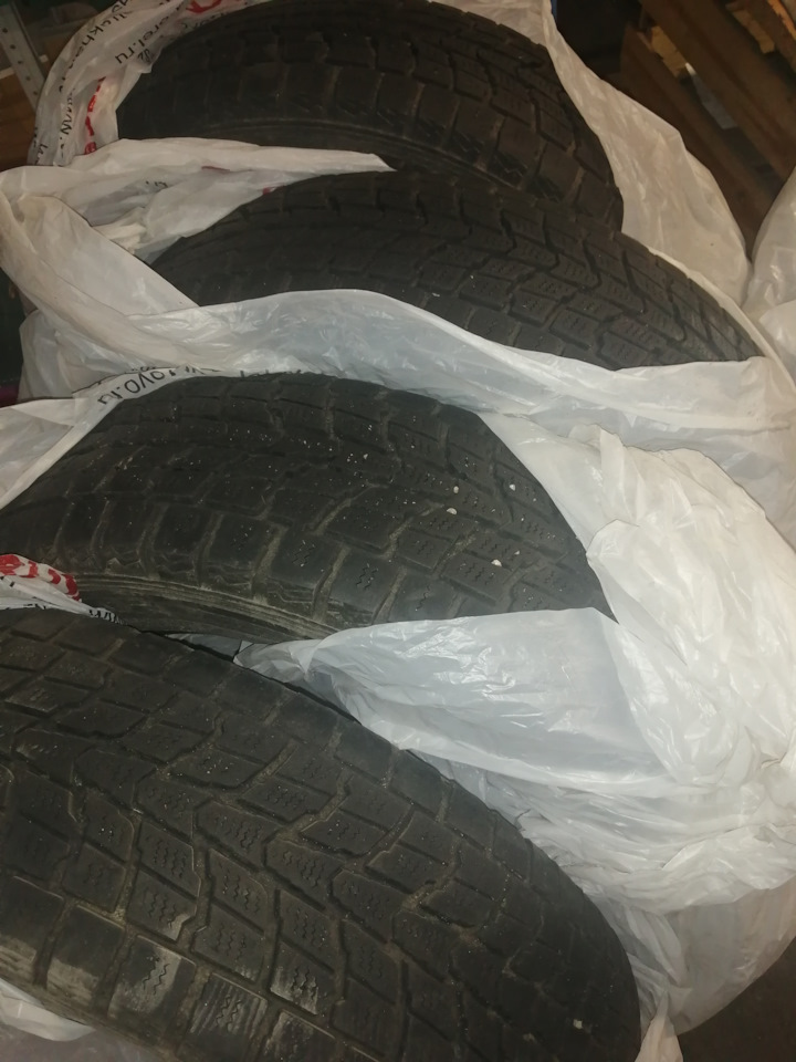 Шины зимние нешипованные Dunlop 225/65 R17 на Toyota RAV4 (IV). Б/у | 5 ...